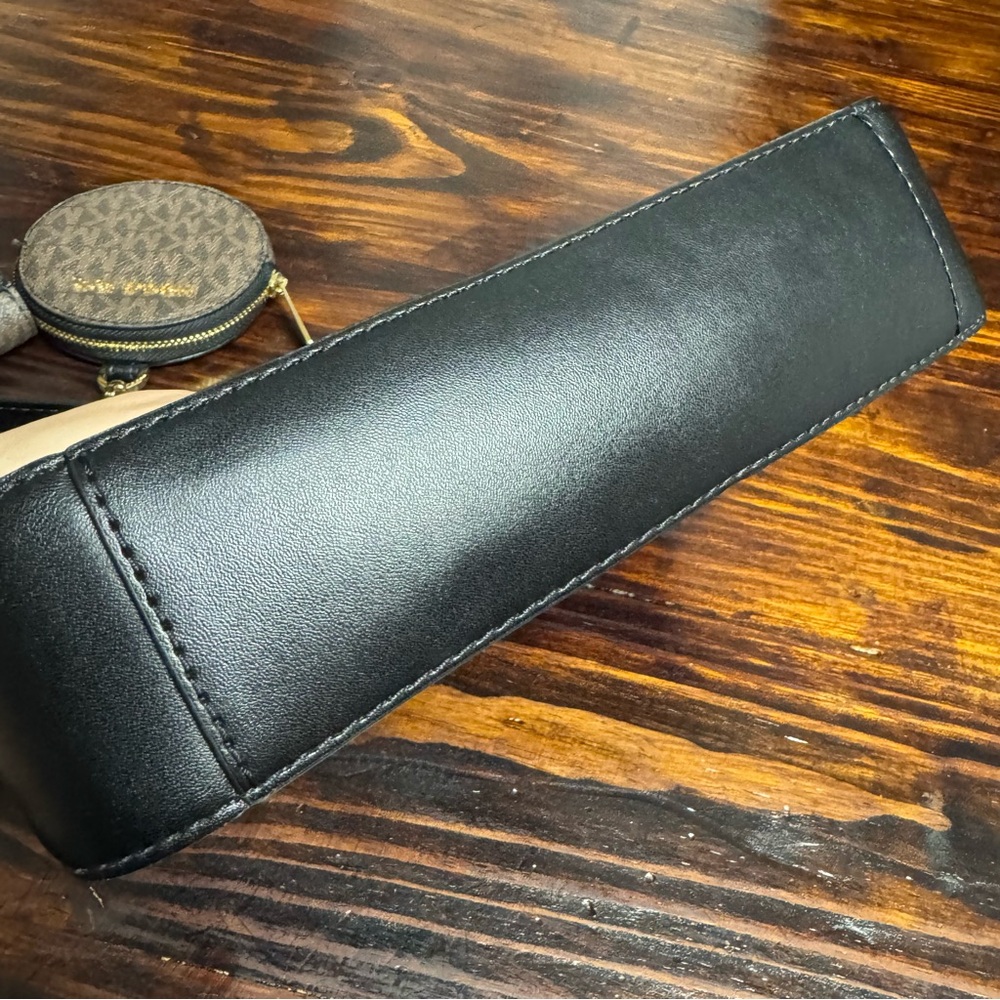 Michael Kors Signature Brown Crossbody Set - Picture 5 of 16